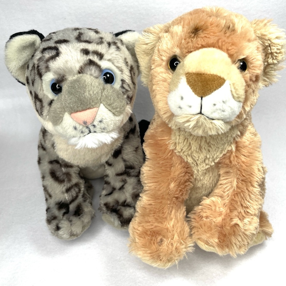 Wild Republic Snow Leopard & Baby Lion Plush Lot of 2